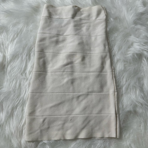 Bebe XS white bandage mini skirt with gold zipper - Picture 3 of 4